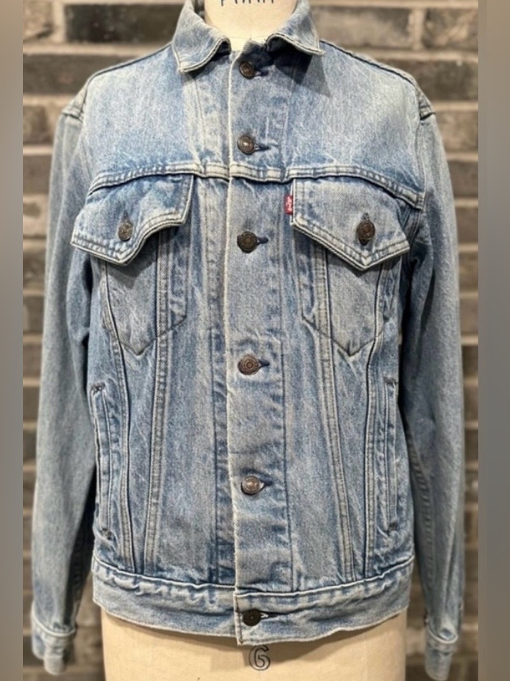 Vintage Levi’s 70506-0214 Denim Trucker Jacket USA Made 38R Red Tab